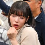 彼氏の横で粘着クリいじりされ声も出せず隠しエロ顔しまくる女 2 デカ乳M女