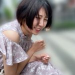 加賀美さらちゃんとリモバイ散歩！街中で絶頂恥辱プレイ！