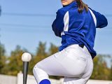 【合宿所中出し乱交】父親のもとをはなれ 野球少女だったリトルリーグ時代おとずれた夏合宿の地で コーチほど年の離れた男性にメチャクチャにされたい 竹内咲奈 18歳